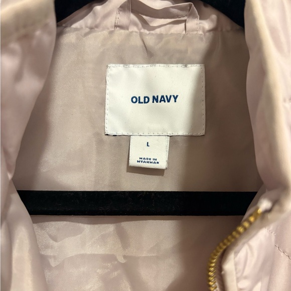 Old Navy Women's Light Pink Quilted Vest - Picture 3 of 3